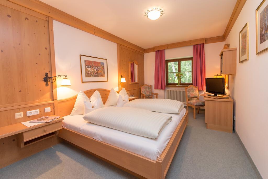 Der Erlhof Restaurant & Landhotel Zell am See Værelse billede